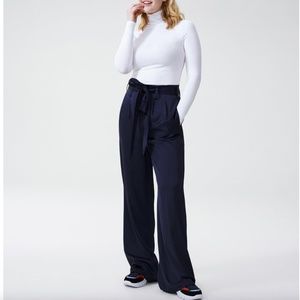 Universal Standard Tresa Wide Leg Pant in Navy XS (10-12)